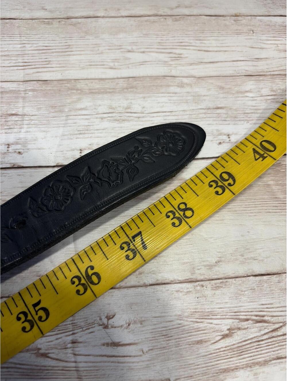 Black Tooled Genuine Leather Belt Large - Picture 6 of 6